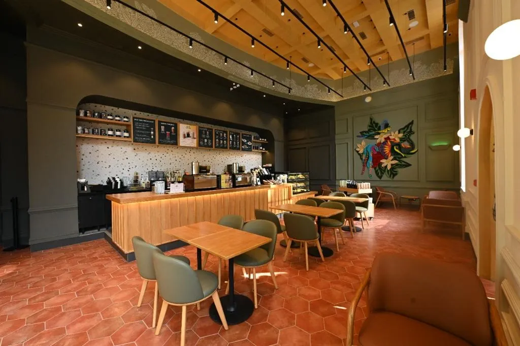 Starbucks Rajpur Road, Dehradun, store interior with hand-tufted wool wall art